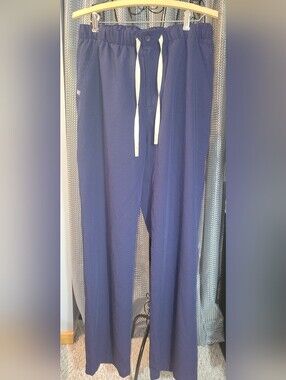 Figs Men's Navy Scrub Joggers with Cream Drawcord- NWOT